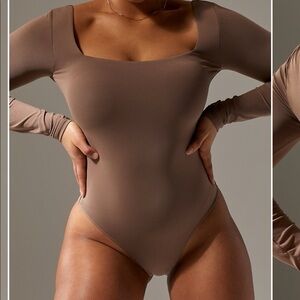 NWOT Babaton Size XL Contour Squareneck Longsleeve Bodysuit